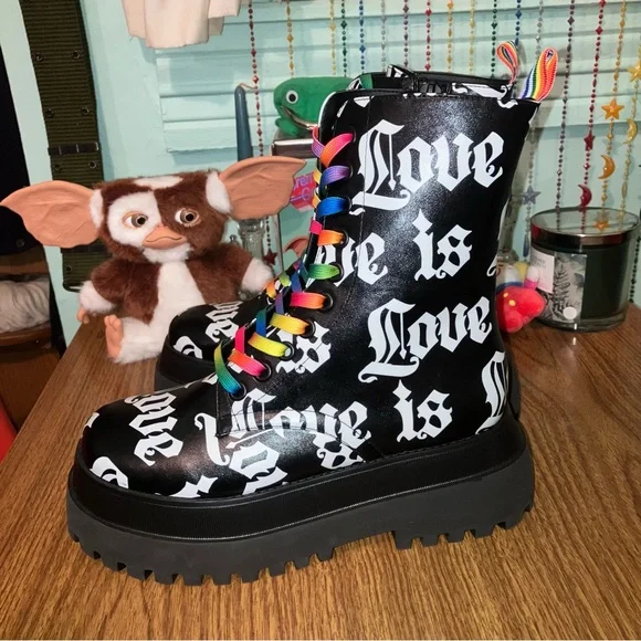 NEW RARE CLUB EXX LOVE IS LOVE PRIDE RAINBOW COMBAT BOOTS - Picture 9 of 16